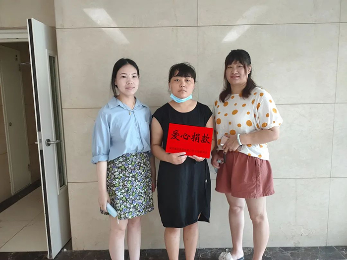 暖心慰問，進(jìn)行中